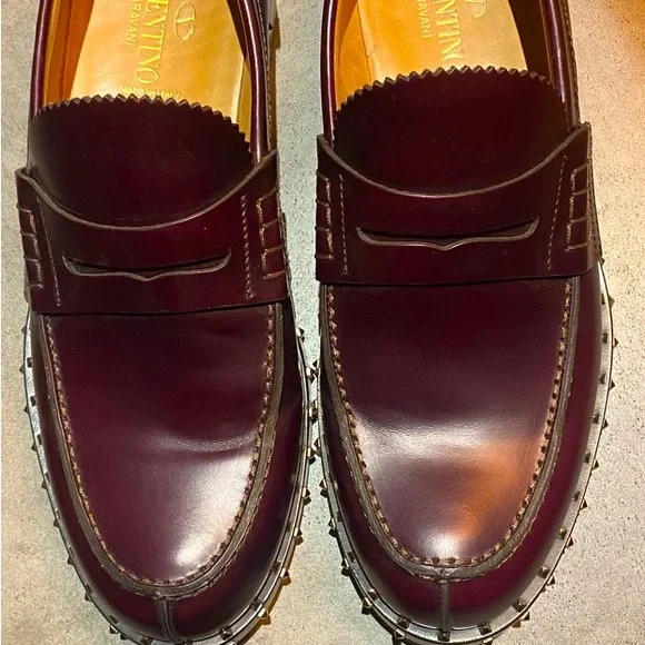 Valentino Garavani | Shoes | Valentino Rock Stud Size 9  display picture 1